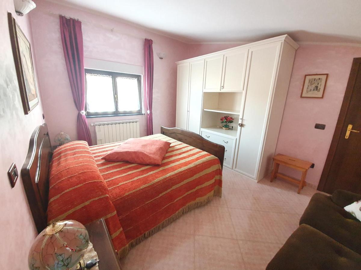 Lilly'S House Villa Кастел ди Сангро Екстериор снимка